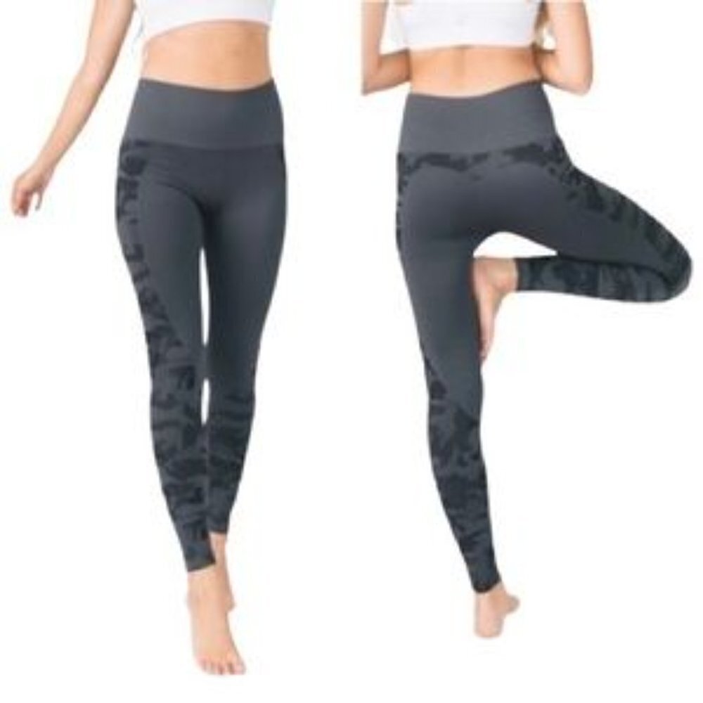 ZYIA Active Gray Camo Seamless Performance Leggings Workout size Medium